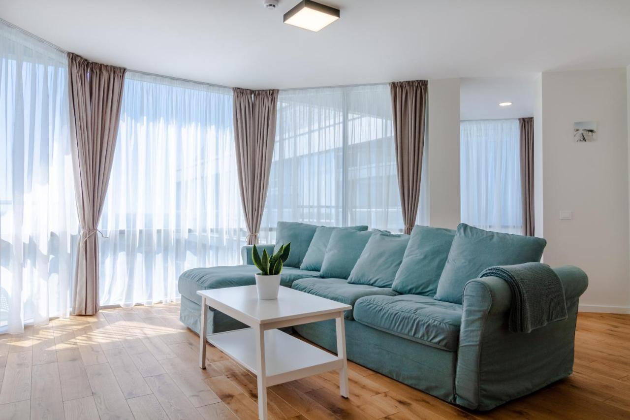 Elija Swan-Toy Apartments ซเวนตายิ ภายนอก รูปภาพ