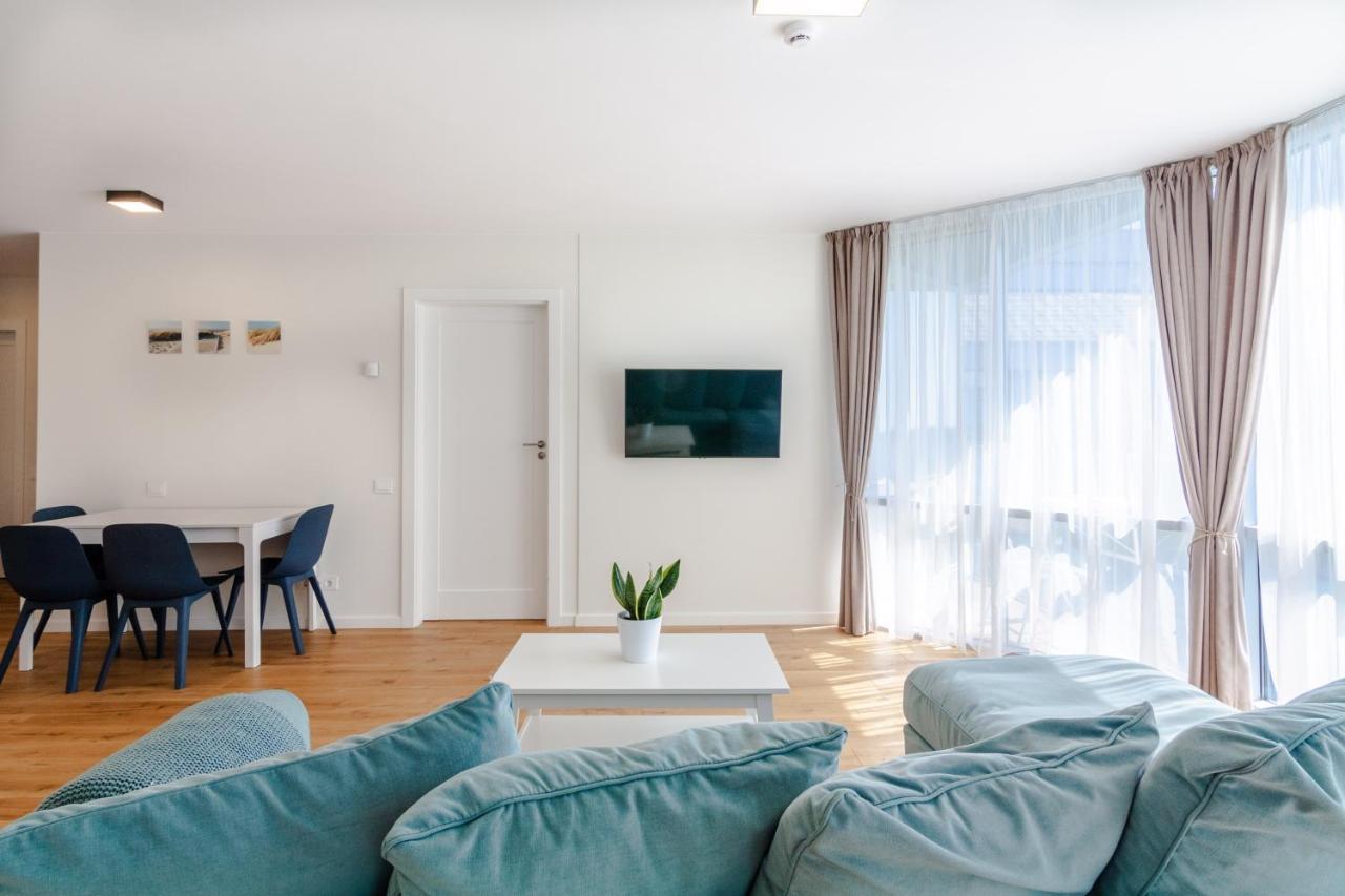 Elija Swan-Toy Apartments ซเวนตายิ ภายนอก รูปภาพ