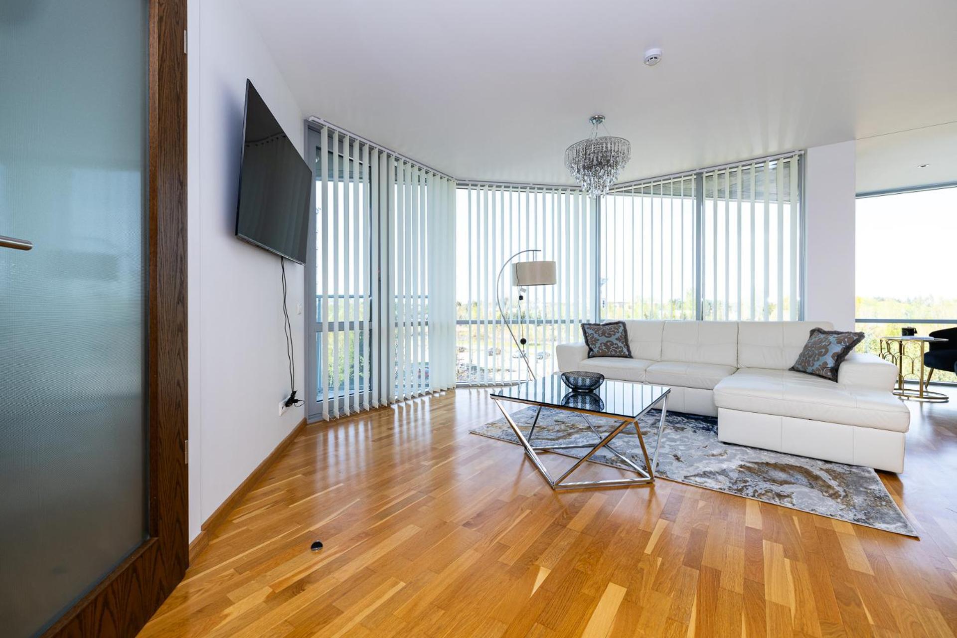 Elija Swan-Toy Apartments ซเวนตายิ ภายนอก รูปภาพ
