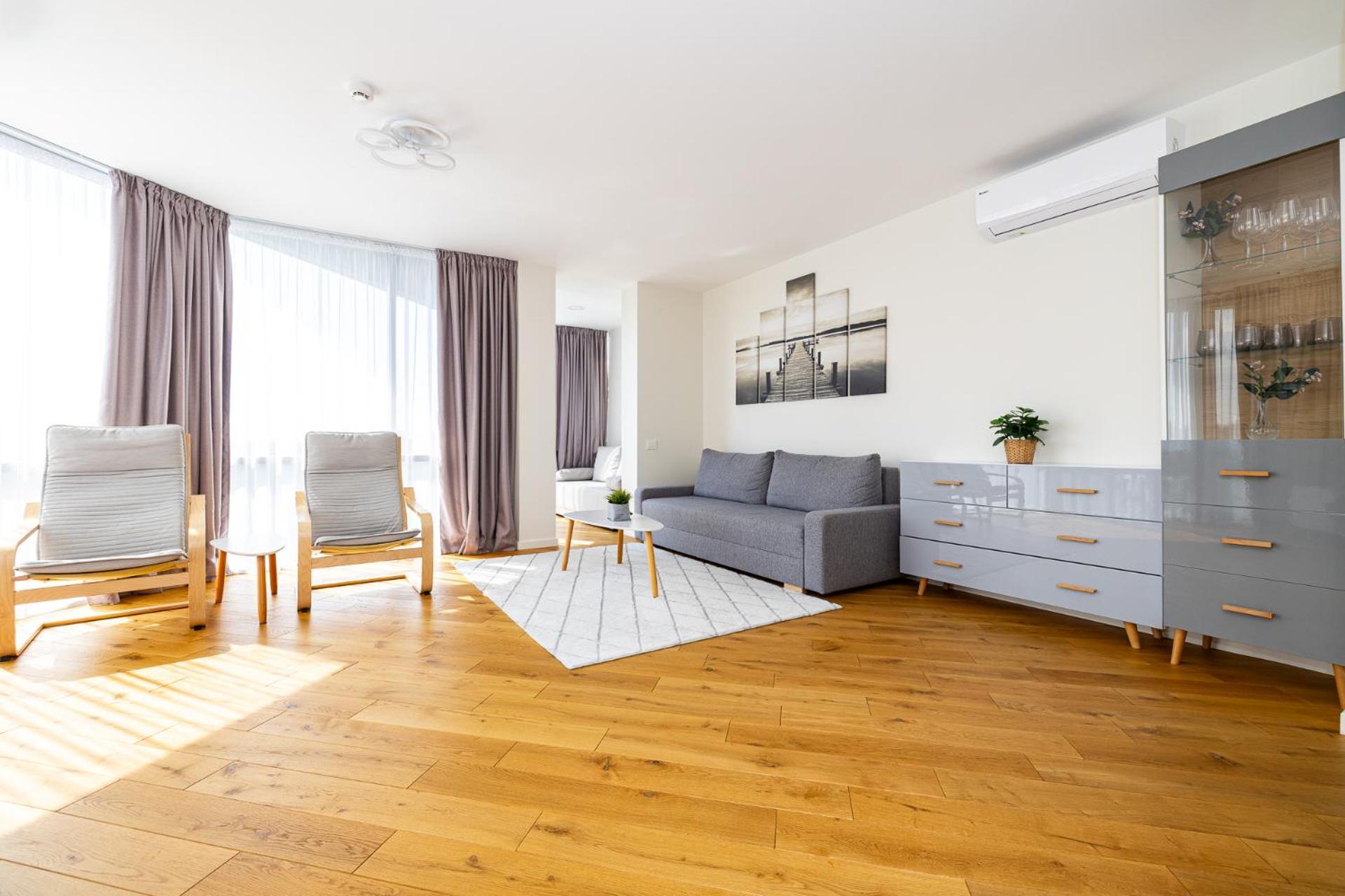 Elija Swan-Toy Apartments ซเวนตายิ ภายนอก รูปภาพ